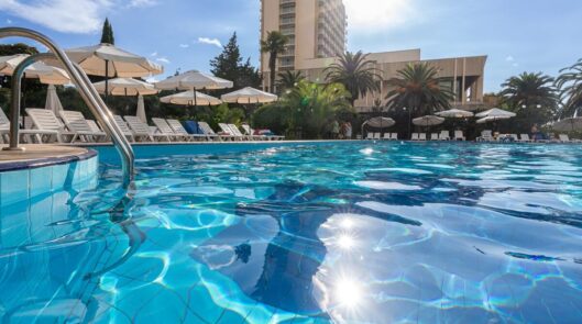 Подогреваемый бассейн